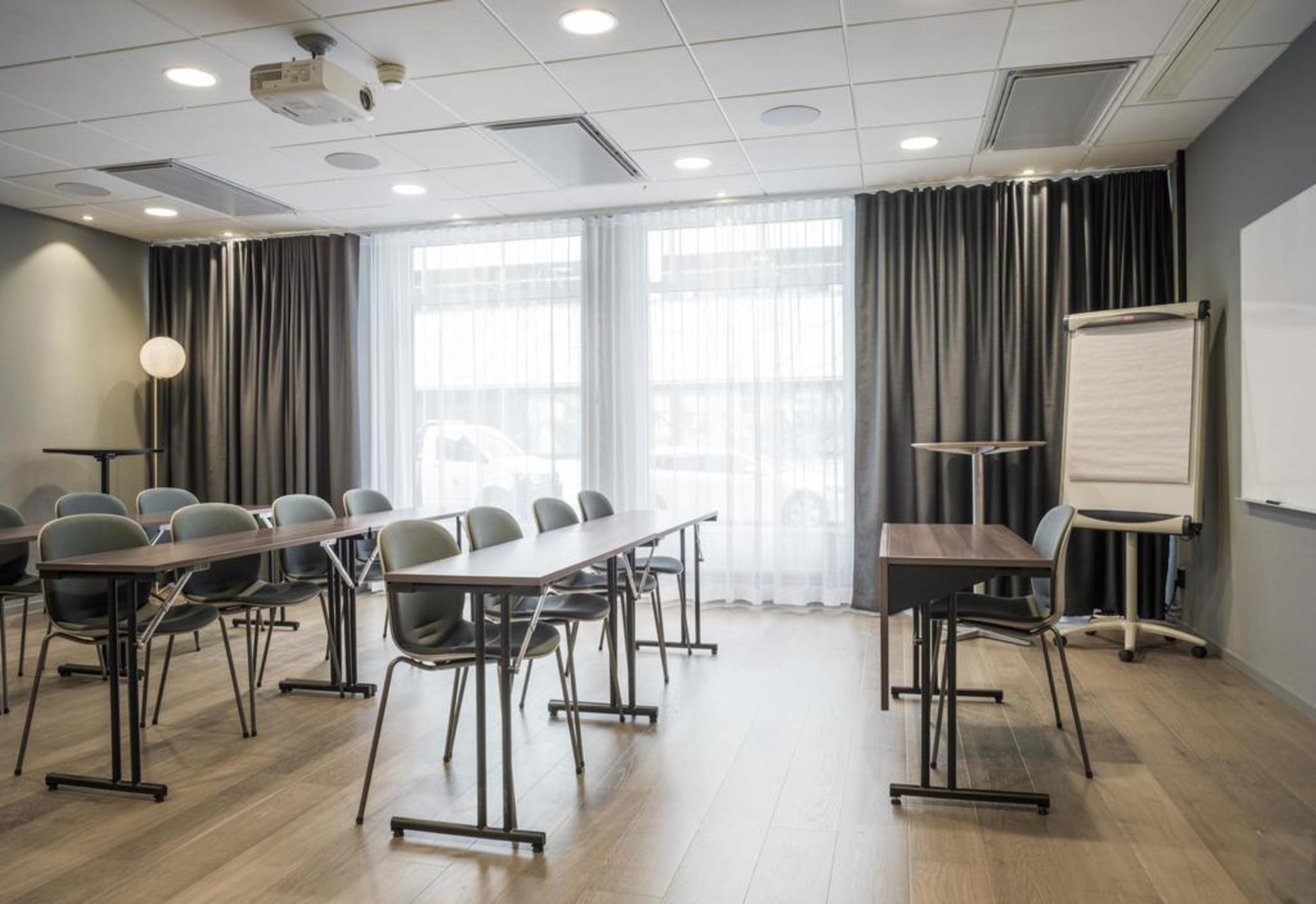 Scandic Grand Hotel Эребру Экстерьер фото