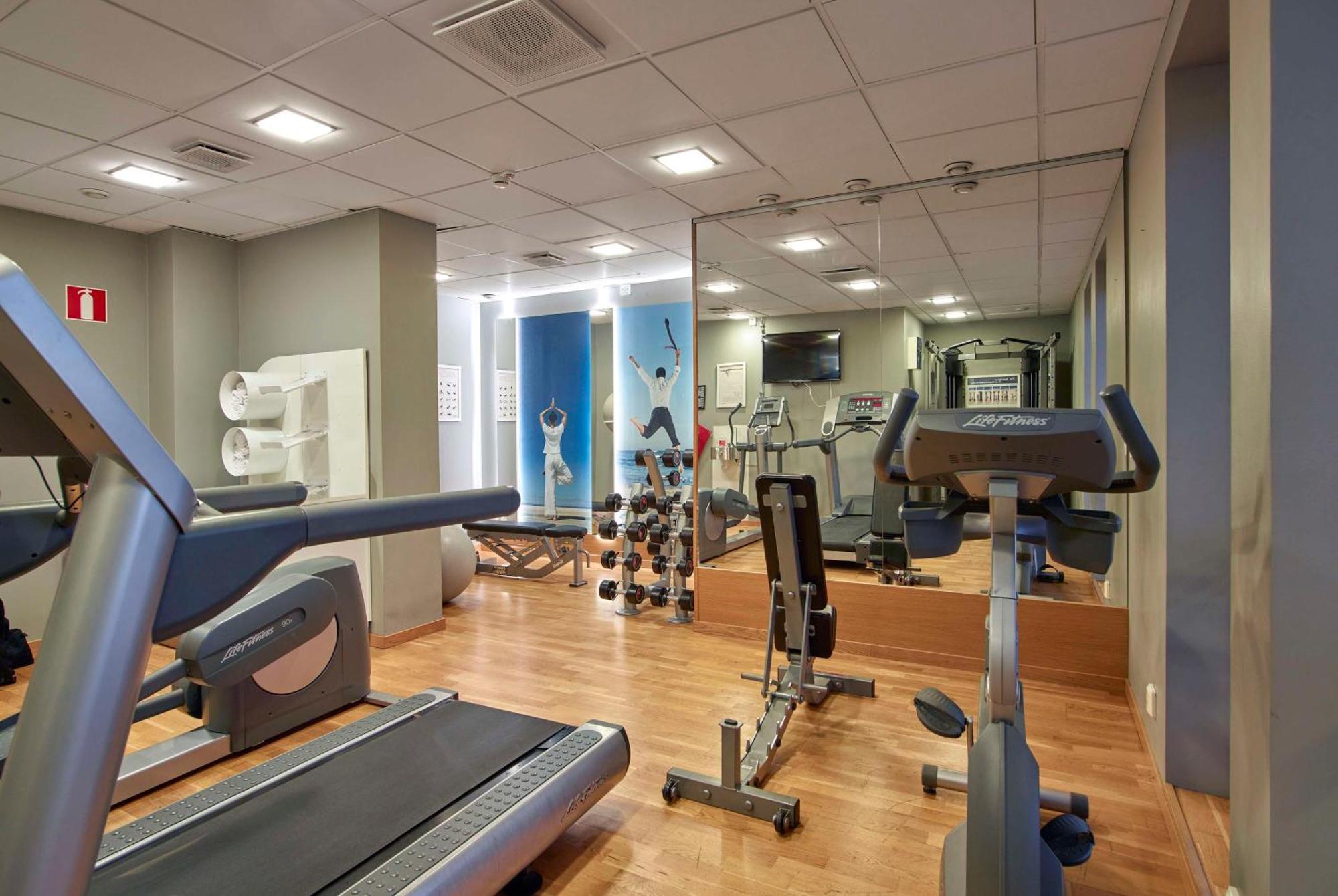 Scandic Grand Hotel Эребру Экстерьер фото
