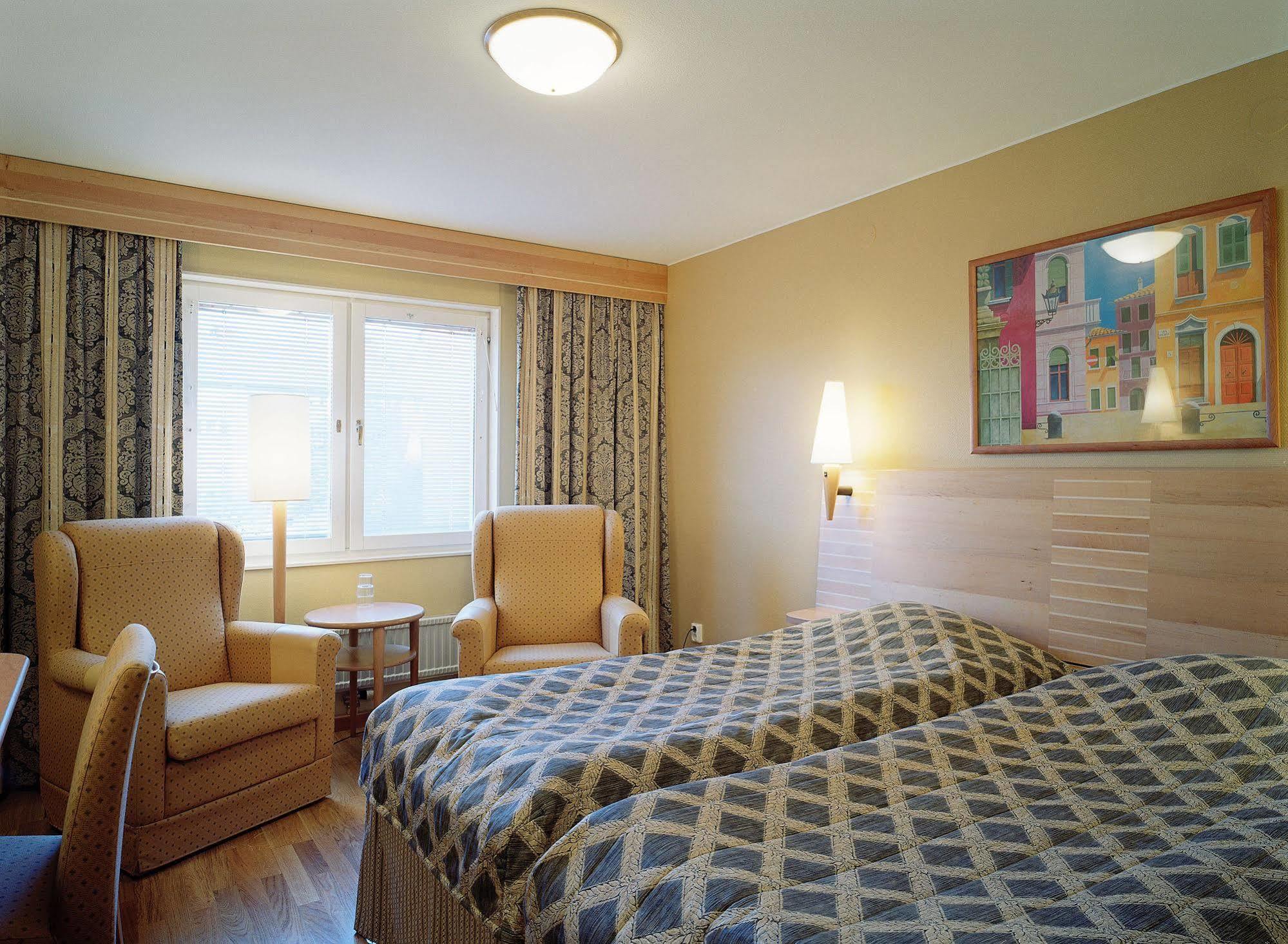 Scandic Grand Hotel Эребру Номер фото